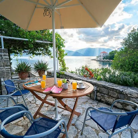 Villa Kefalonia Original - Alexander Beachfront *